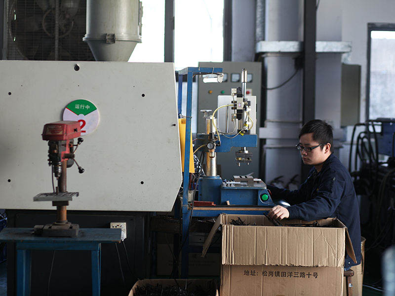 深圳模具厂家:塑料模具浇口
